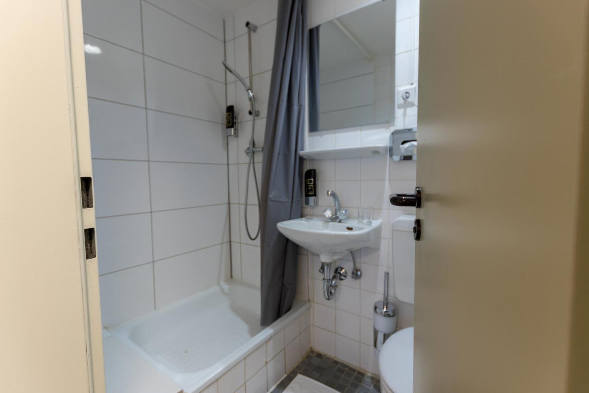 Hotel Dörenkamp by Vivere Stays Düsseldorf Exteriör bild